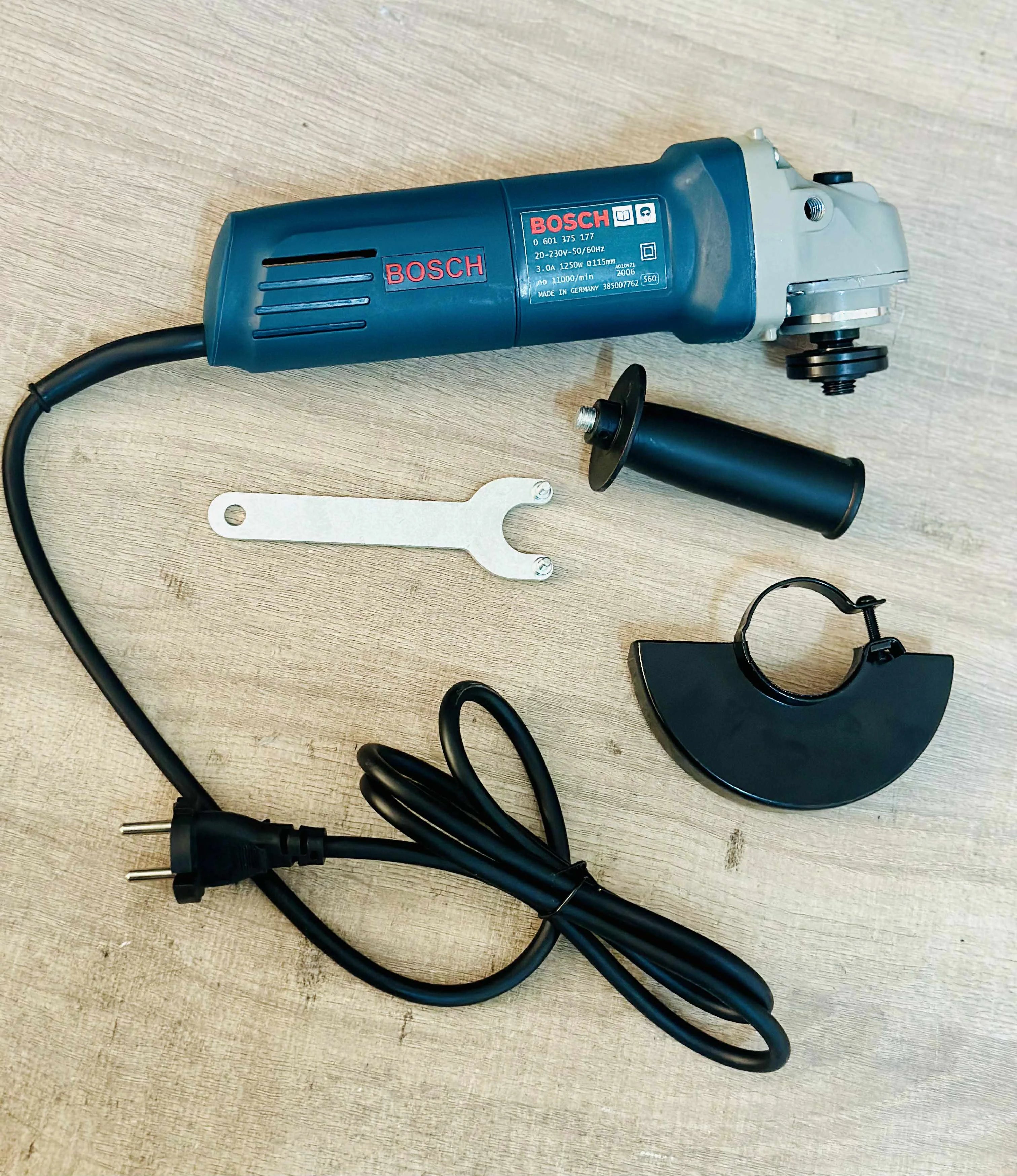 Pack BOSCH 1250W – Perceuse + Meuleuse 135 DT